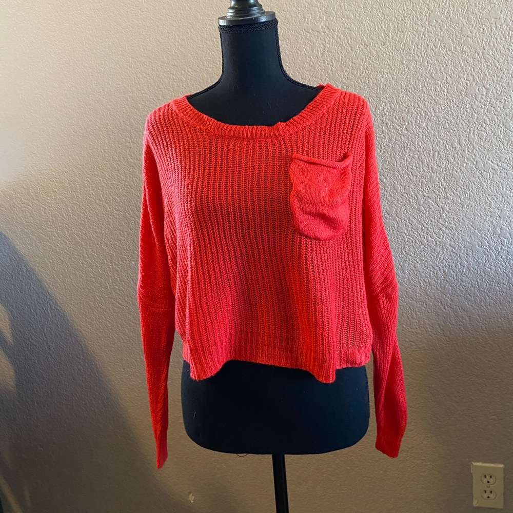 Comfy crop top sweater with pocket & full sleeve